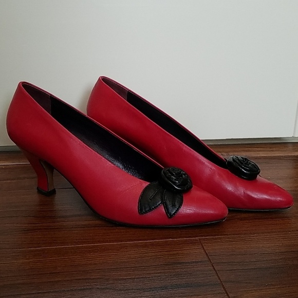 Phyllis Poland Red Heel & Blk Flower - Picture 2 of 8